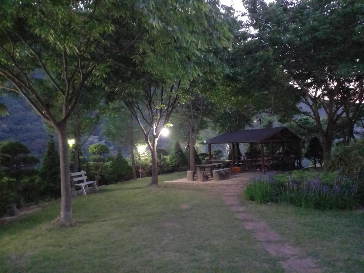 Chamjoeun Pension Chechon Luaran gambar