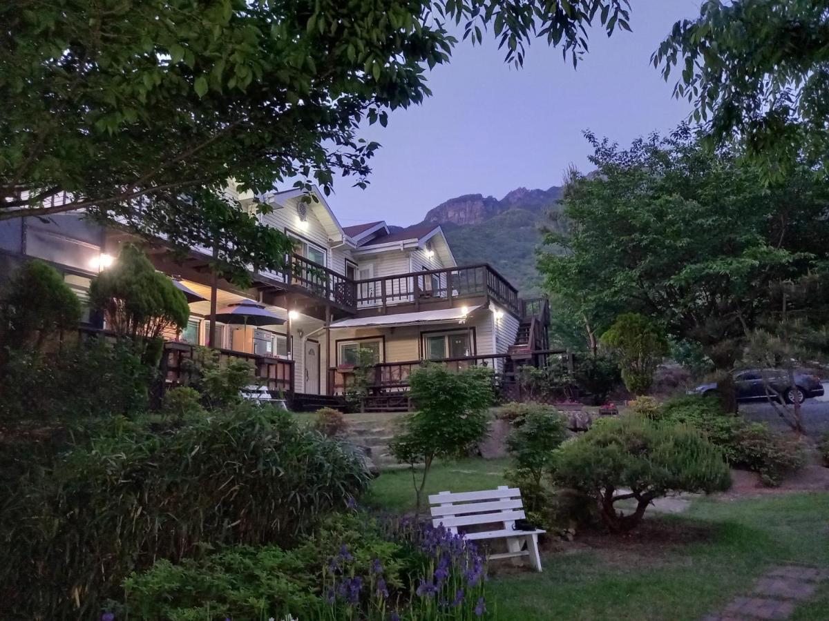 Chamjoeun Pension Chechon Luaran gambar